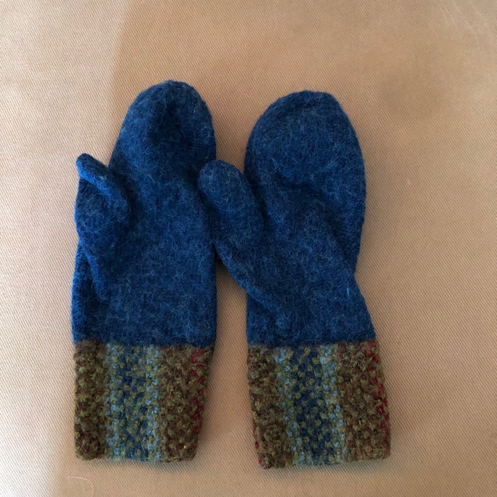 Adult Size Small Mittens